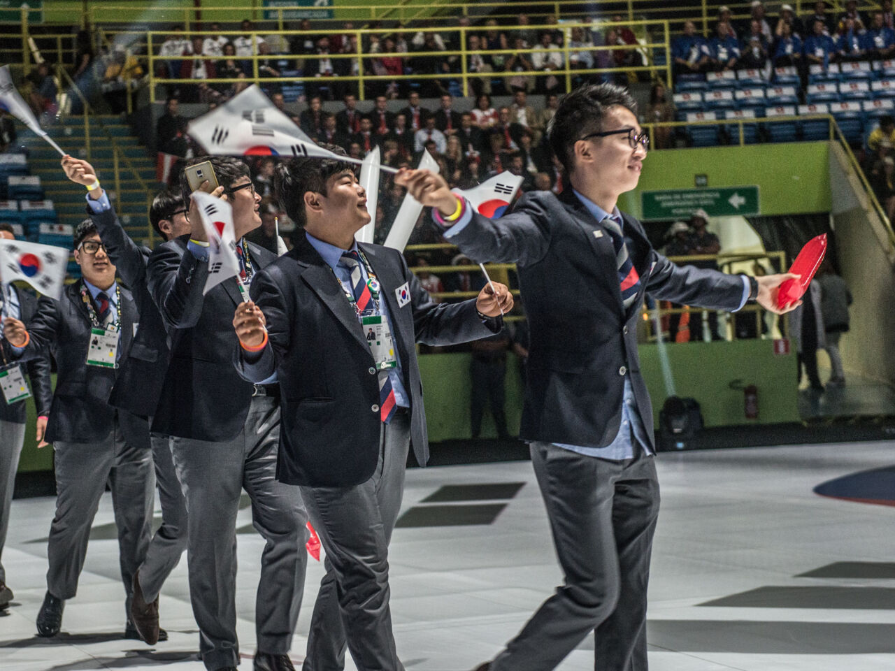 Lee Hee Dong参加了WorldskillsS?oPaulo2015的开幕式。