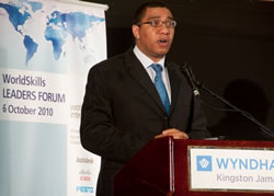 安德鲁·霍尔尼斯（Andrew Holness）